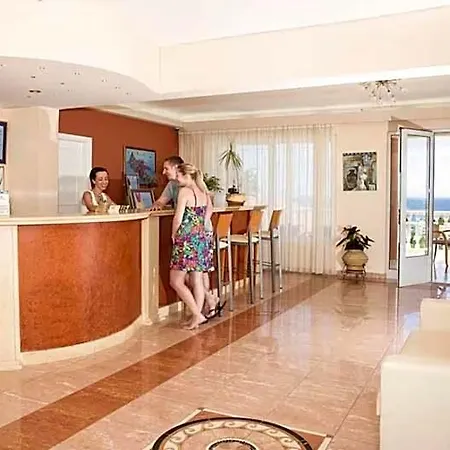 Ariadne Hotel Plános